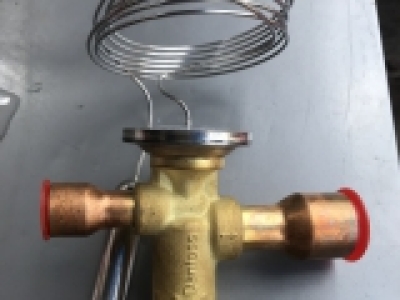 CUNG CẤP LINH KIỆN MÁY LẠNH, TỦ ĐIỆN, CHILLER